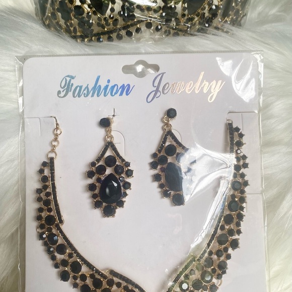 Matching Rhinestone Tiara, Necklace & Earrings - Picture 2 of 7